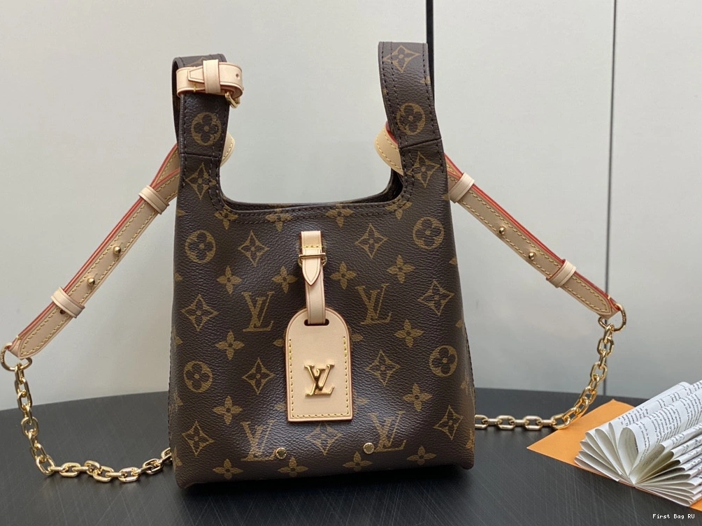 First bag Atlantis BB LOUIS VUITTON 0806